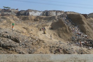 Einfahrt in Luanda