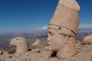 Köpfe auf Nemrut